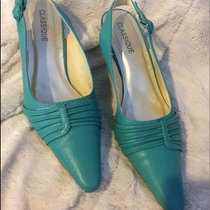 Classique turquoise heels🌸